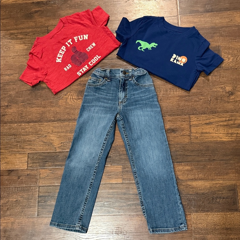Wrangler Classic straight blue jeans 2 Wonder Nation shirts 3-piece bundle